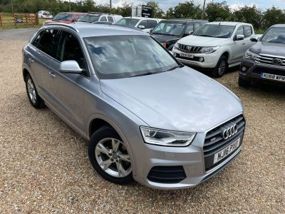 AUDI Q3 TDI SE - 4151 - 1