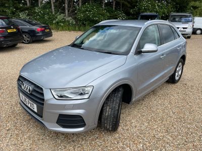 AUDI Q3 TDI SE - 4151 - 7