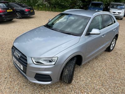 AUDI Q3 TDI SE - 4151 - 4