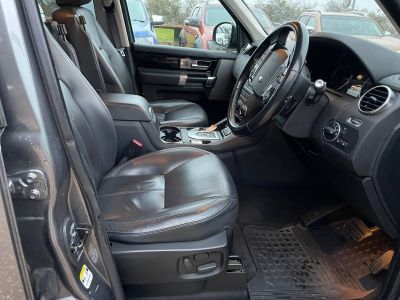 LAND ROVER DISCOVERY SDV6 HSE - 4233 - 9