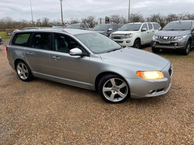 VOLVO V70 D5 SE SPORT - 4246 - 2