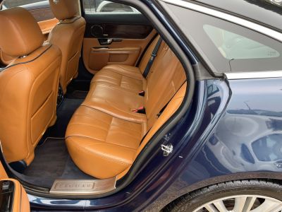 JAGUAR XJ D V6 PORTFOLIO SWB - 4226 - 32