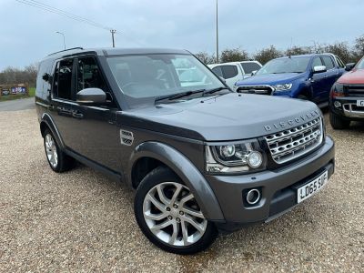 LAND ROVER DISCOVERY SDV6 HSE - 4233 - 1